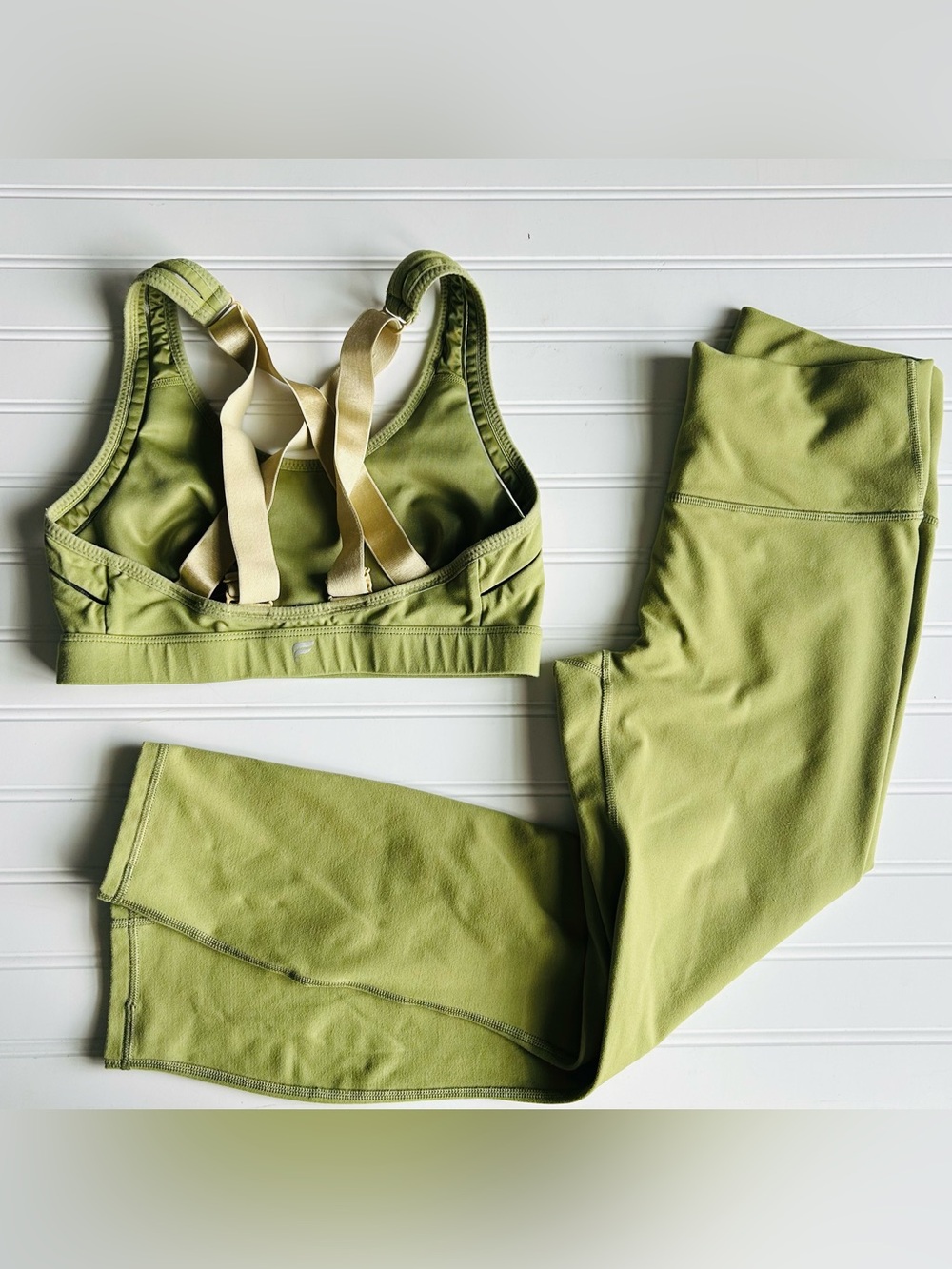 Fabletics SET Sports Bra & PowerHold Leggings Olive